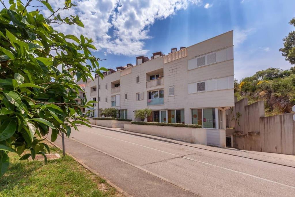 Stylish Two Bedroom Apartment&Garage Parking Place Ragusa Esterno foto