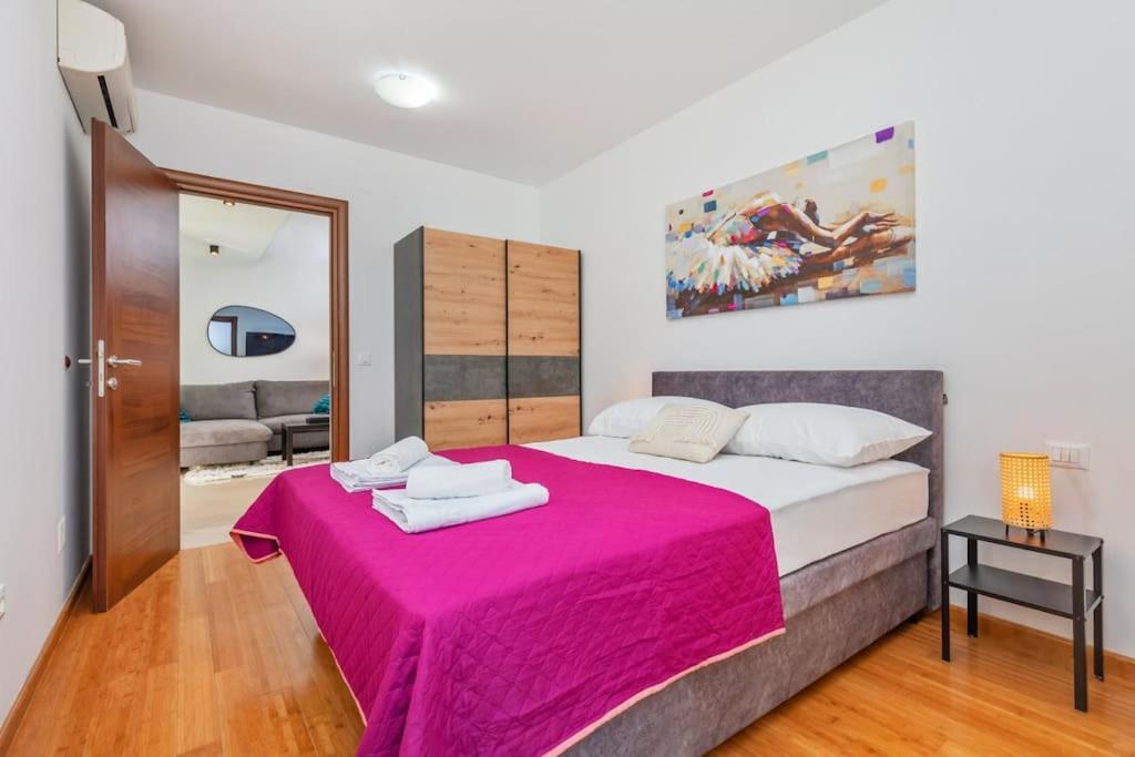 Stylish Two Bedroom Apartment&Garage Parking Place Ragusa Esterno foto