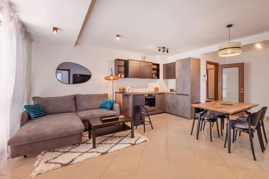 Stylish Two Bedroom Apartment&Garage Parking Place Ragusa Esterno foto