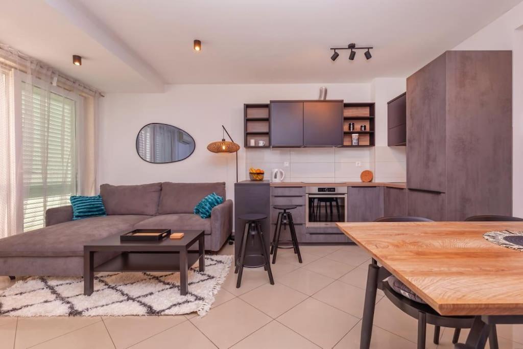 Stylish Two Bedroom Apartment&Garage Parking Place Ragusa Esterno foto
