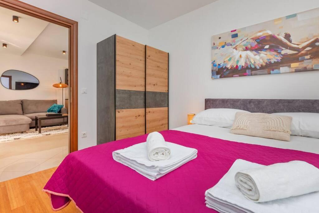 Stylish Two Bedroom Apartment&Garage Parking Place Ragusa Esterno foto